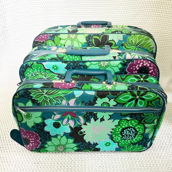 Vintage 60s Green Mod Groovy Floral Print 3 Piece Soft Shell Japan Suitcase Set - Picture 1 of 16